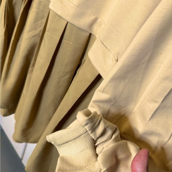 Sweater dress​ - Picture 2 of 3